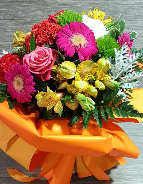 Bouquet di fiori assortiti colorati Piccolo